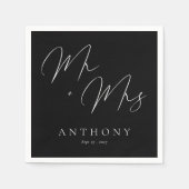 Elegante Mr. & Mrs. Black and White Script Wedding Serviette (Vorderseite)