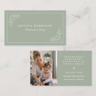 Elegante Nanny im Farbton Salbeigrün mit Foto Visitenkarte