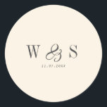 Elegante natürliche Creme erste Hochzeit Paare Runder Aufkleber<br><div class="desc">Elegantes, natürliches Ehering</div>