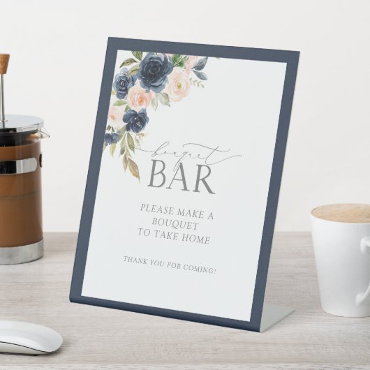 Elegante Navy Blue Blush Pink Dusche Bouquet Bar Sockelschild (In SItu)