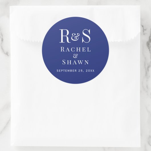 Elegante Navy Blue Chic Moderne Monogram Wedding Runder Aufkleber (Tasche)