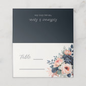 Elegante Navy Blue Dusty Rose Floral Wedding Platzkarte (Außenseite Aufgefaltet)