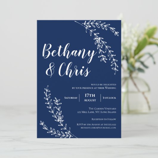 Elegante Navy Blue Foliage Minimalistisch Hochzeit Einladung (Stehend Vorderseite)