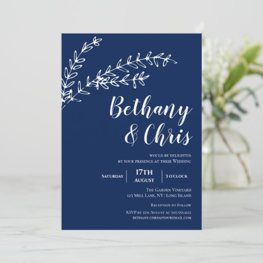 Elegante Navy Blue Foliage Minimalistisch Hochzeit Einladung (Stehend Vorderseite)