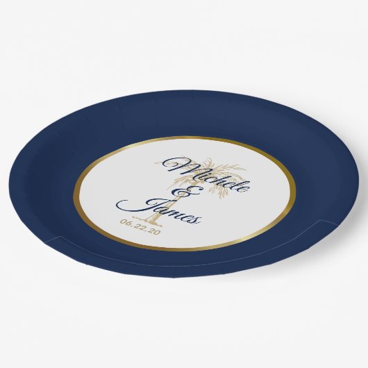 Elegante Navy Blue Gold Palm Tree Moderne Hochzeit Pappteller (Schrägansicht)