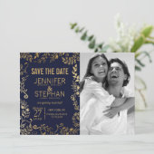 Elegante Navy Blue und Gold Floral Save the Dates Date (Stehend Vorderseite)