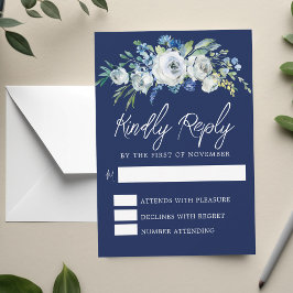 Elegante Navy Blue White Floral Winter Wedding RSVP Karte