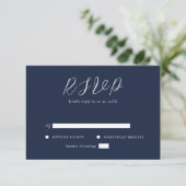 Elegante Navy Blue & White Simple Wedding RSVP Karte (Stehend Vorderseite)