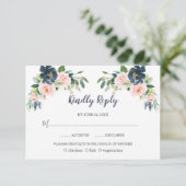 Elegante Navy Blush Blume Hochzeit RSVP Karte (Stehend Vorderseite)
