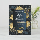 Elegante Navy-Gold Blumen-Hochzeitseinladung Einladung (Stehend Vorderseite)
