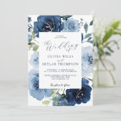 Elegante Navy Light Blue Dusty Blume Hochzeit Einladung (Stehend Vorderseite)