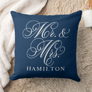 Elegante Navy Mr und Mrs Skript Hochzeit Kissen