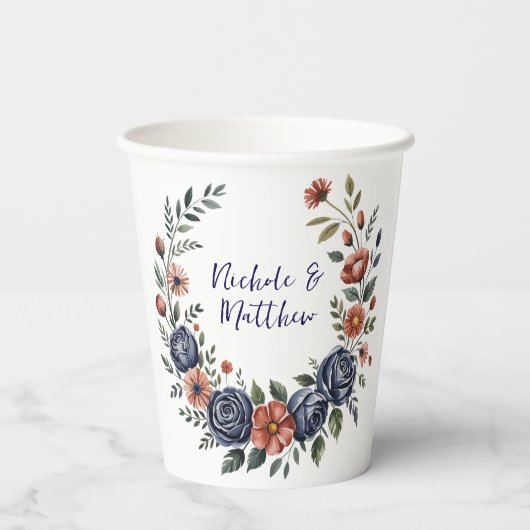 Elegante Navy Rose und Terracotta Florals Wedding Pappbecher (Rückseite)