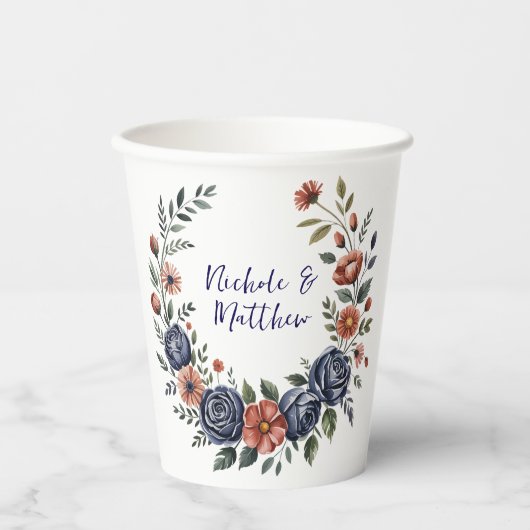Elegante Navy Rose und Terracotta Florals Wedding Pappbecher (Vorderseite)