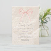 Elegante neutrale Babyshower-Einladung – Minimalis (Stehend Vorderseite)