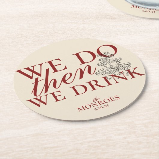 Elegante Old Money Red Paper Cocktail Gastgeschenk Runder Pappuntersetzer (Angewinkelt)