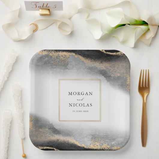 Elegante Opulence Black and Gold Moderne Pappteller (Hochzeit)