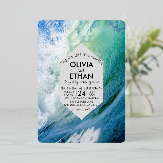 Elegante ozeanblaue Wellen Hochzeitsfoil Einladung (Stehend vorne)