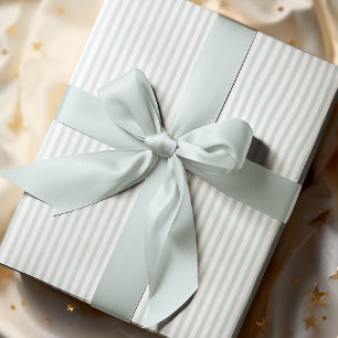Elegante Pastellblaue und Weiße Dünne Streifen Geschenkpapier