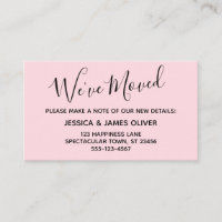 Elegante, pastellrosa Typografie "We ve Moved"-Kar