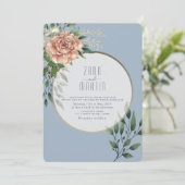 Elegante Peach floral Dusty Blue Wedding Einladung (Stehend Vorderseite)