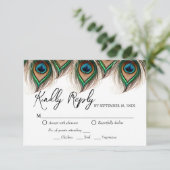 Elegante Peacock Feather Wedding RSVP Card Karte (Stehend Vorderseite)