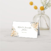 Elegante Pearl White und Elvory Rose Wedding Platzkarte (Vorderseite)