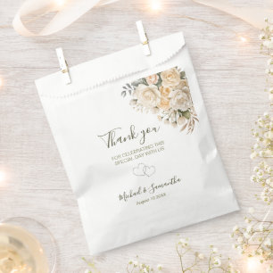 Elegante Pearlweiße und Elfenbeinrote Hochzeitrose Geschenktütchen