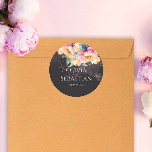 Elegante Peony Watercolor auf Schwarz | Hochzeit Runder Aufkleber