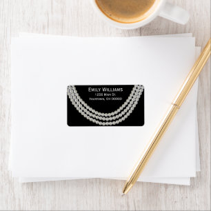 Elegante Perlenkette auf Schwarz Adressaufkleber