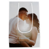 Elegante Personalisiert Color Foto Script Hochzeit Mittlere Geschenktüte (Rückseite)