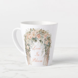 Elegante Pfirsich-Blumen-Hochzeits-Latte-Macchiato Milchtasse
