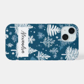 Elegante Pinienbäume mit sinkenden Schneeflocken W iPhone 15 Hülle (Rückseite (Horizontal))