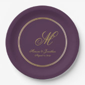 Elegante Plum Lila Gold Monogram Script Hochzeit Pappteller (Vorderseite)