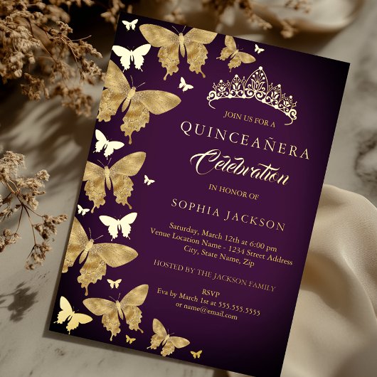 Elegante Pum Lila Gold Butterfly Quinceanera Folieneinladung