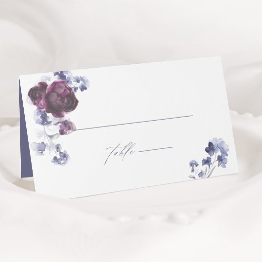 Elegante Pum Lila & Indigo Blue Floral Wedding Platzkarte