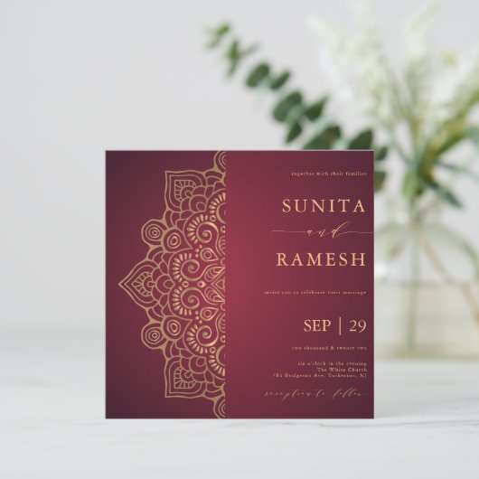 Elegante Red & Gold Mandala Ethnic Indian Wedding Einladung (Stehend Vorderseite)