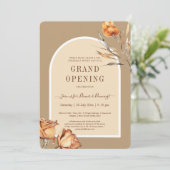 Elegante Retro Arch Blume Business Grand Opening Einladung (Stehend Vorderseite)