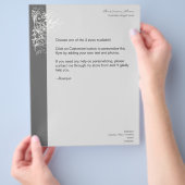 Elegante Retro White Blume Wirbel Dunkelgrau Flyer (Hand)