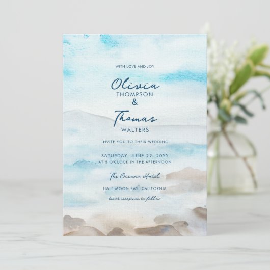 Elegante Rocky Coast Mist Ocean Beach Hochzeit Einladung (Stehend Vorderseite)