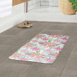 Elegante romantische Aquarellfarben-Blume in Rosa Badematte<br><div class="desc">Wasserfarbe Handgestrichen. Originelle Kunst von Kredasart</div>