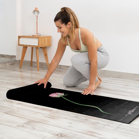Elegante rosa auf Schwarz Yogamatte