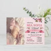 Elegante rosa Blumenverkündung Einladung (Stehend Vorderseite)