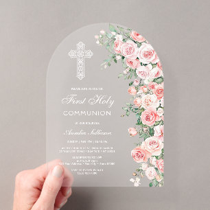 Elegante rosa Blush Rosen wölben sich zur Erstkomm Acryleinladungen