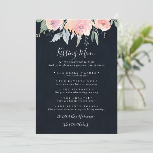 Elegante Rosa Blush Wedding Kissing Menu Game Card (Stehend Vorderseite)