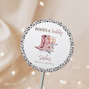 Elegante rosa Brautparty mit Stiefeln und Bubbly Runder Aufkleber