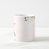 Elegante Rosa Floral Monogram K Kaffee Tasse (Mittel)