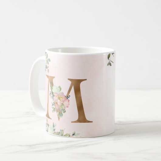 Elegante Rosa Floral Monogram M Tasse (Vorderseite Links)