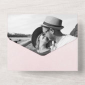 Elegante, rosa Hintergrundhochzeit All In One Einladung (Rückseite)