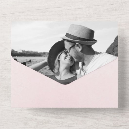 Elegante, rosa Hintergrundhochzeit All In One Einladung (Rückseite)